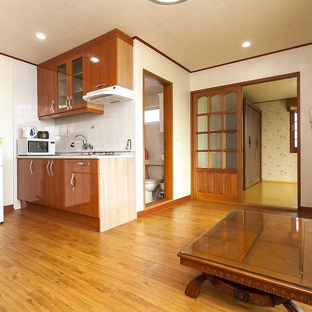 Nuyoungnayoung Pension Seogwipo Exterior foto