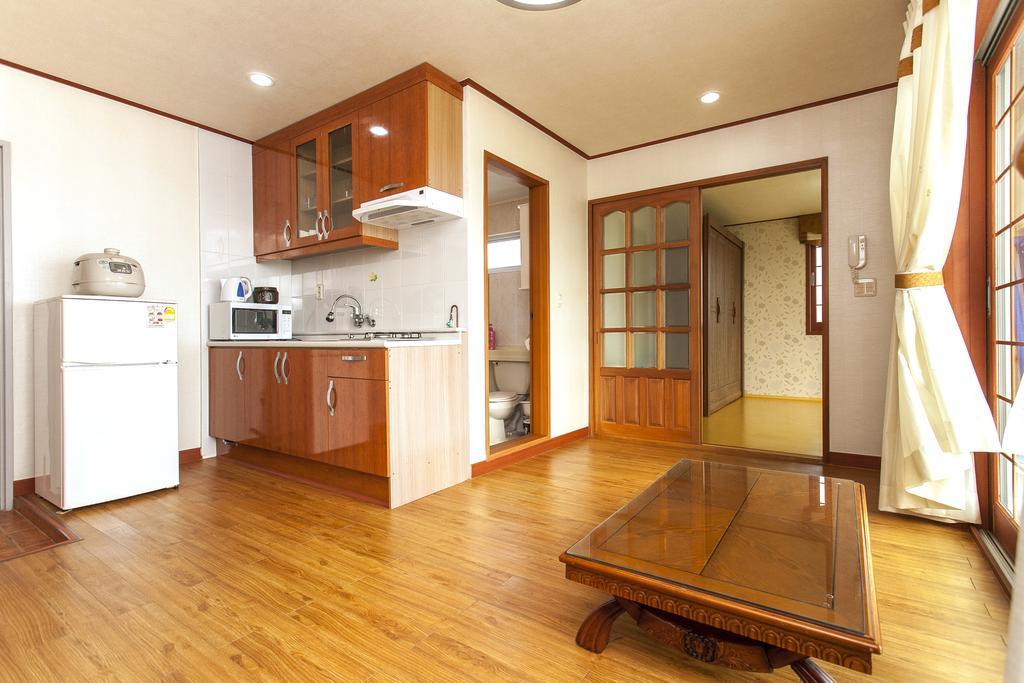 Nuyoungnayoung Pension Seogwipo Exterior foto