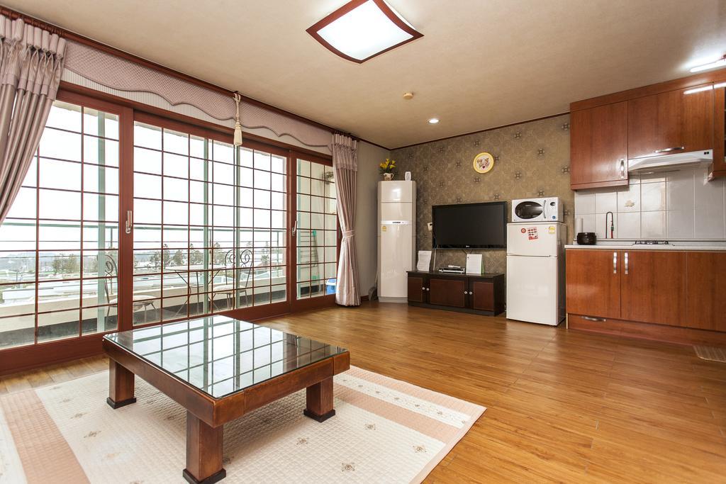 Nuyoungnayoung Pension Seogwipo Exterior foto